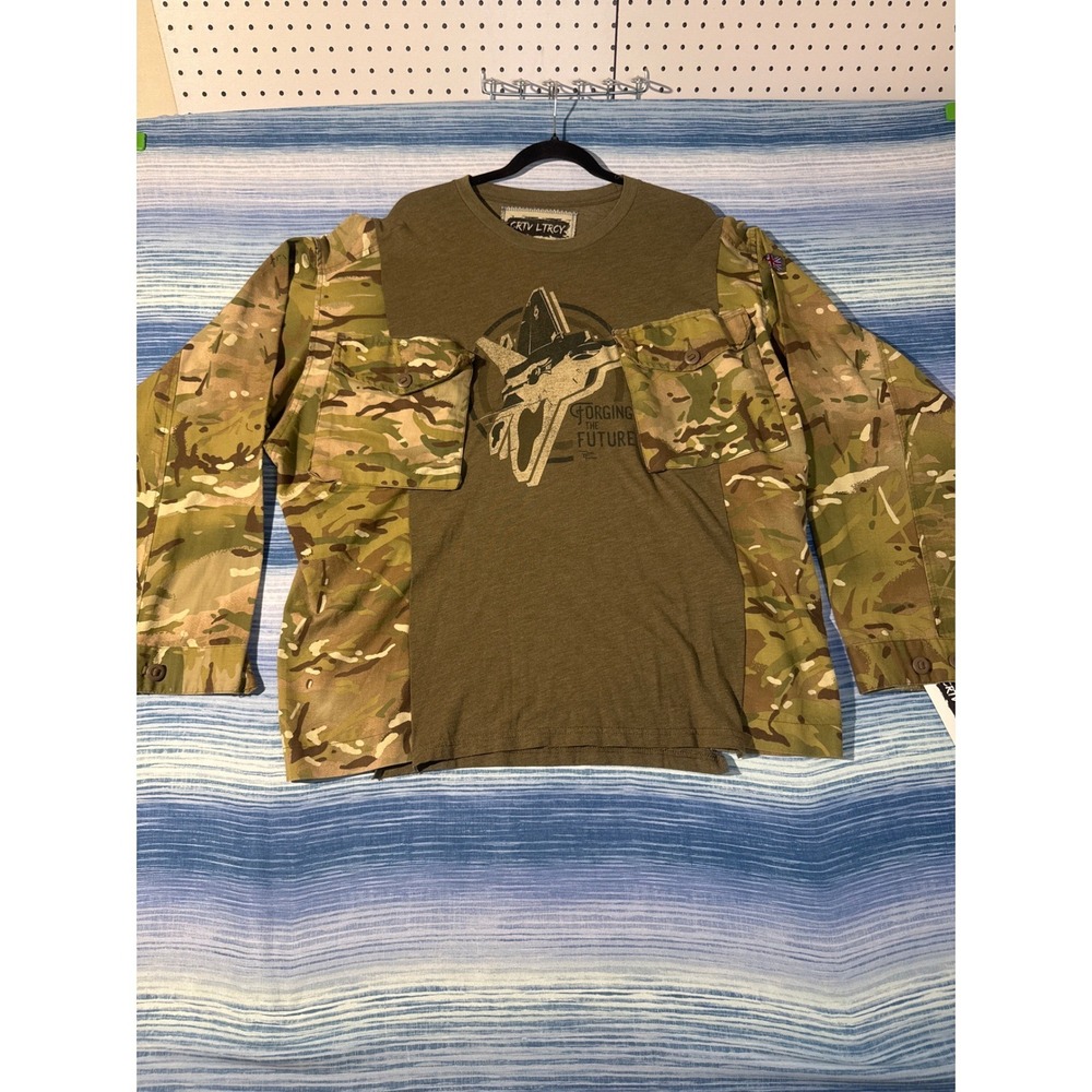 Upcycled Multicam Camo Army Hybrid Tee Forging the Future Graphic Mens‎ 2XL